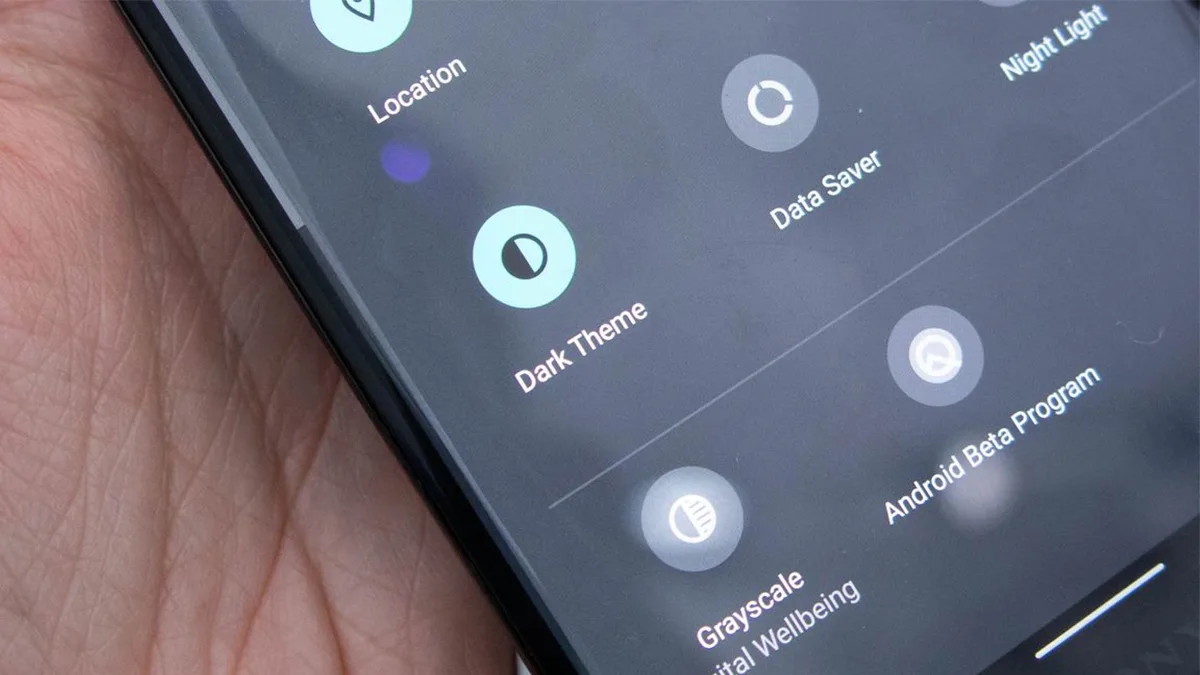 Dark Mode di Android 15 Disebut Berfungsi di Sekalian Apps