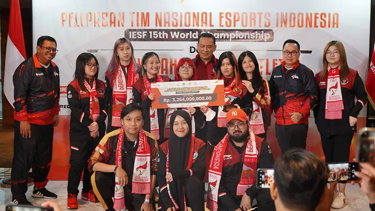 PB ESI Lepas Timnas Esports Indonesia Kepada IESF ke-15 dan Serahkan Bonus Atlet SEA Games ke-32